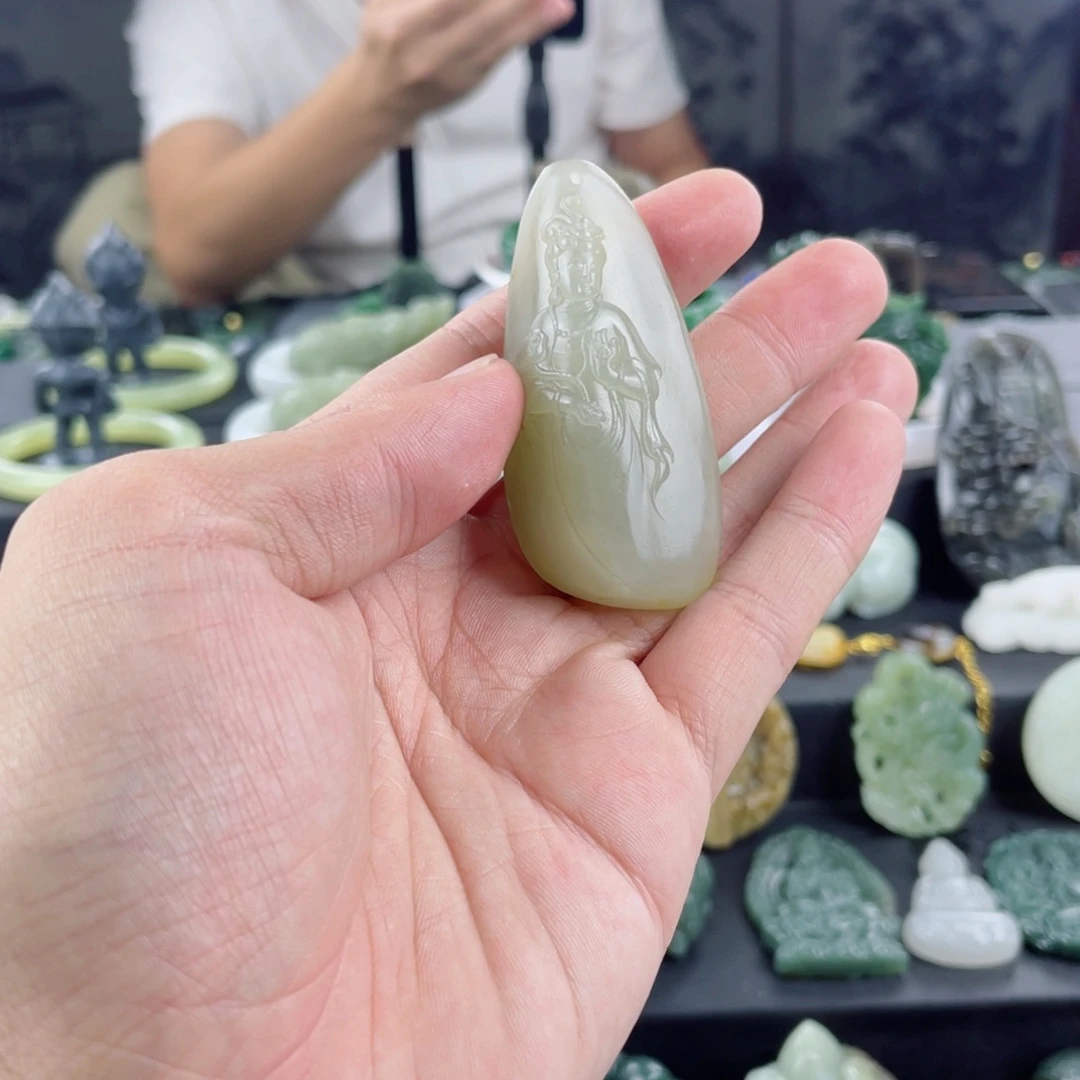 颈饰未镶嵌和田玉