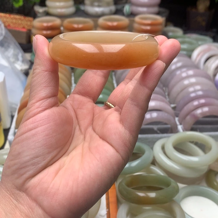 石英质玉（佘太翠）未镶嵌手镯54