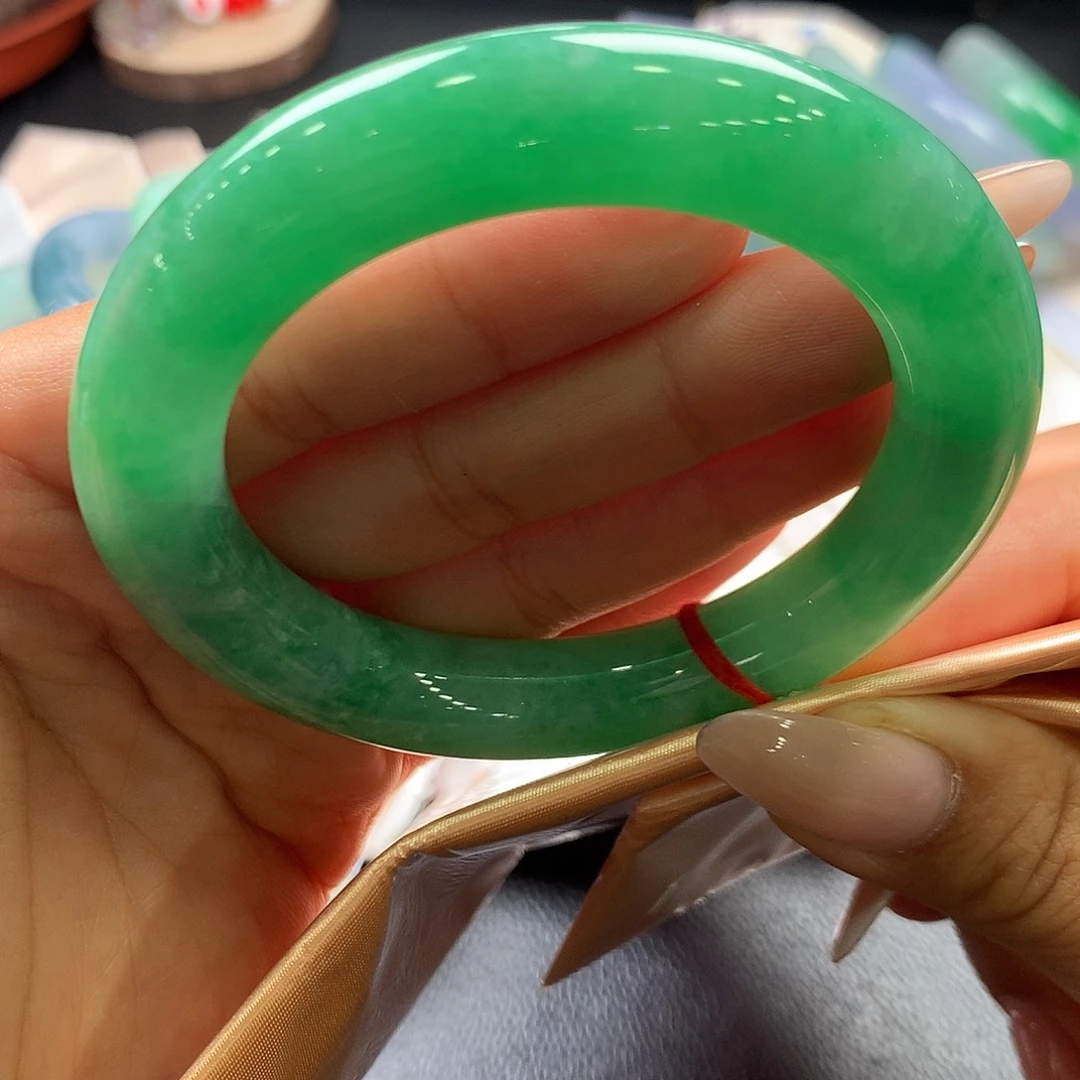 翡翠未镶嵌手镯（圆镯）44号满色