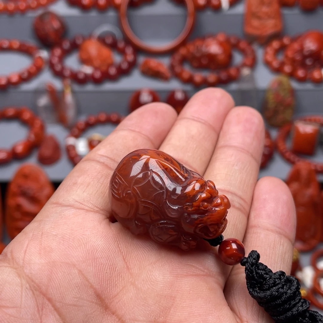 南红玛瑙未镶嵌珠宝奇石吊坠