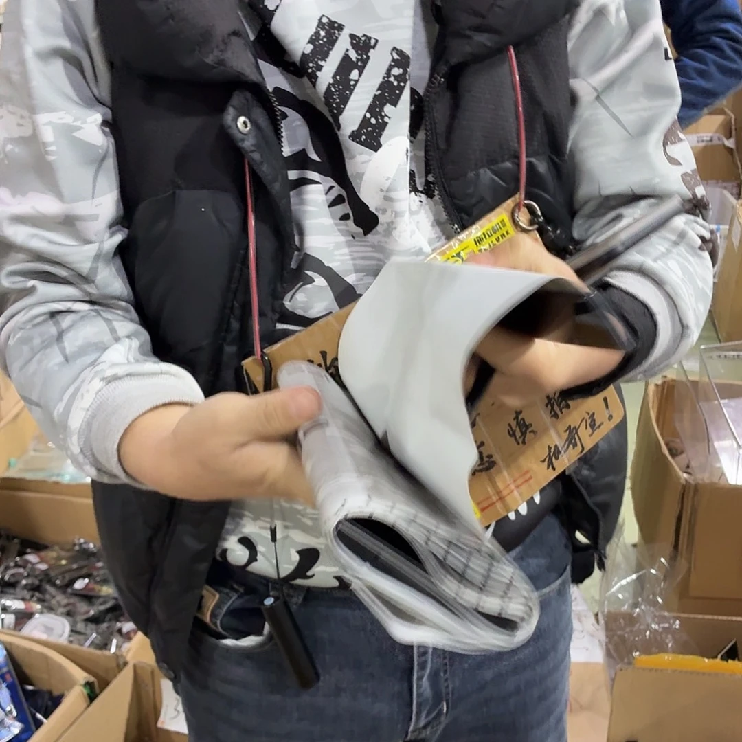 肆***亚H29-1个颜色随机