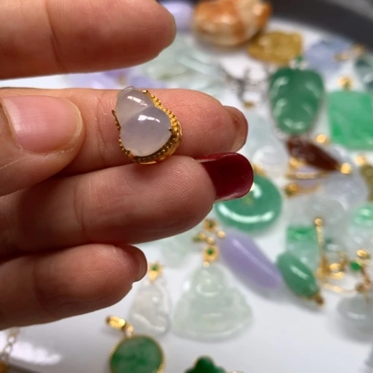 翡翠颈饰未镶嵌翡翠