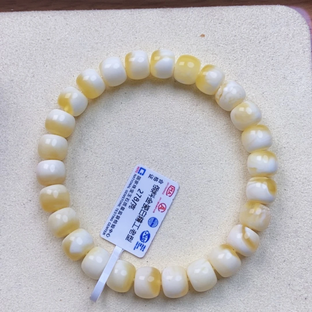 欧***家蜜蜡未镶嵌珠宝奇石