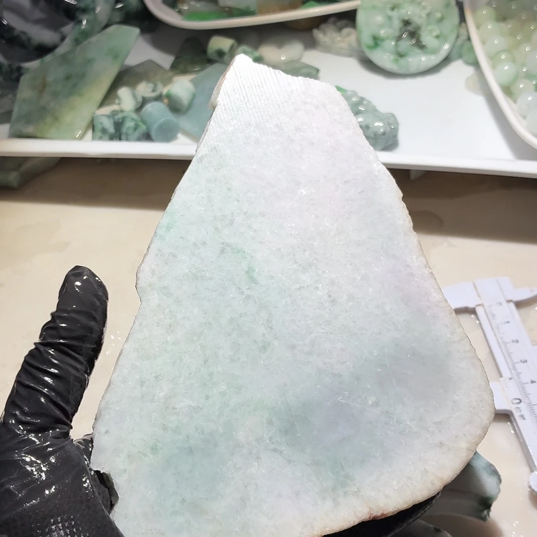 翡翠未镶嵌颈饰边角料