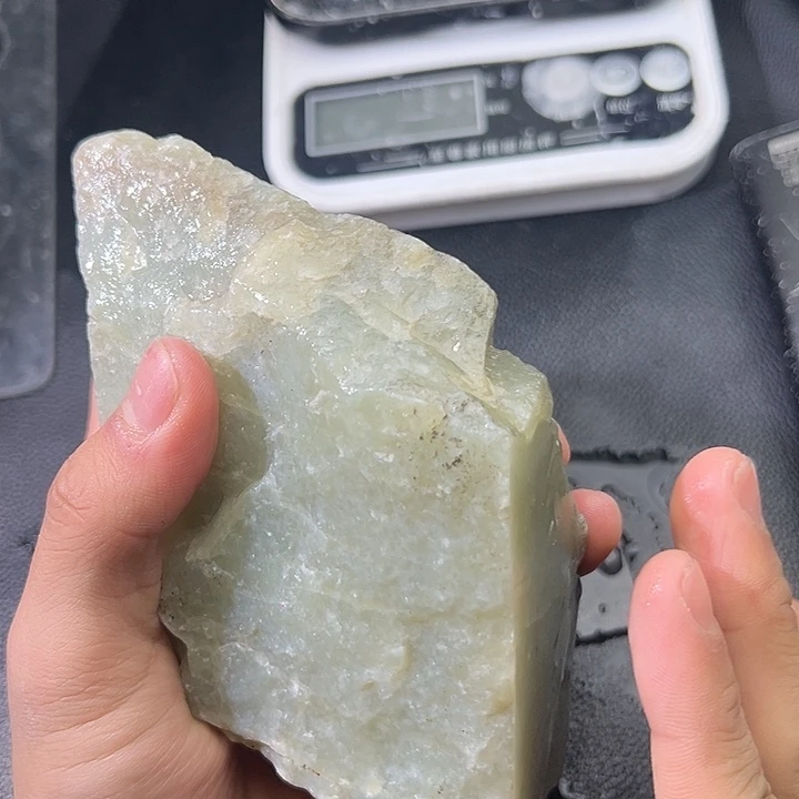 和田玉（糖玉）未镶嵌手镯