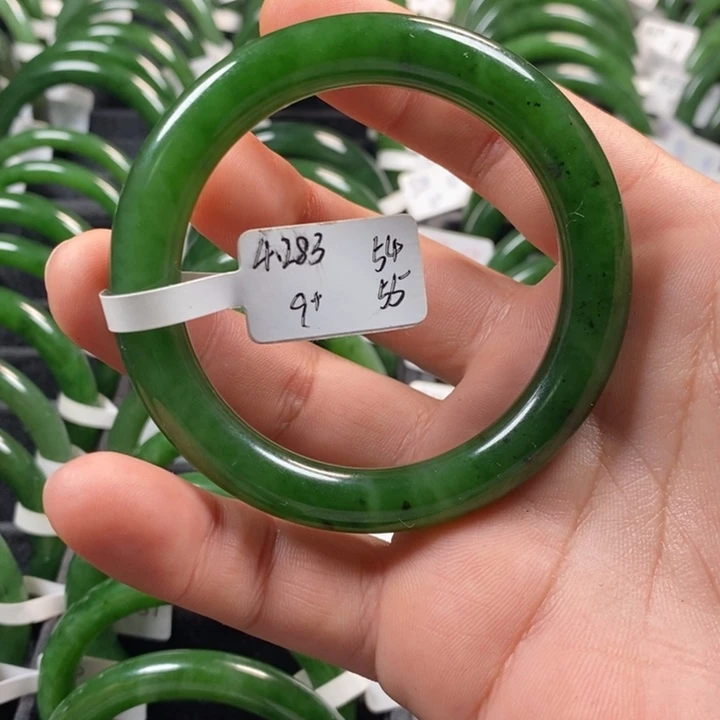张***利未镶嵌手镯和田玉（碧玉）