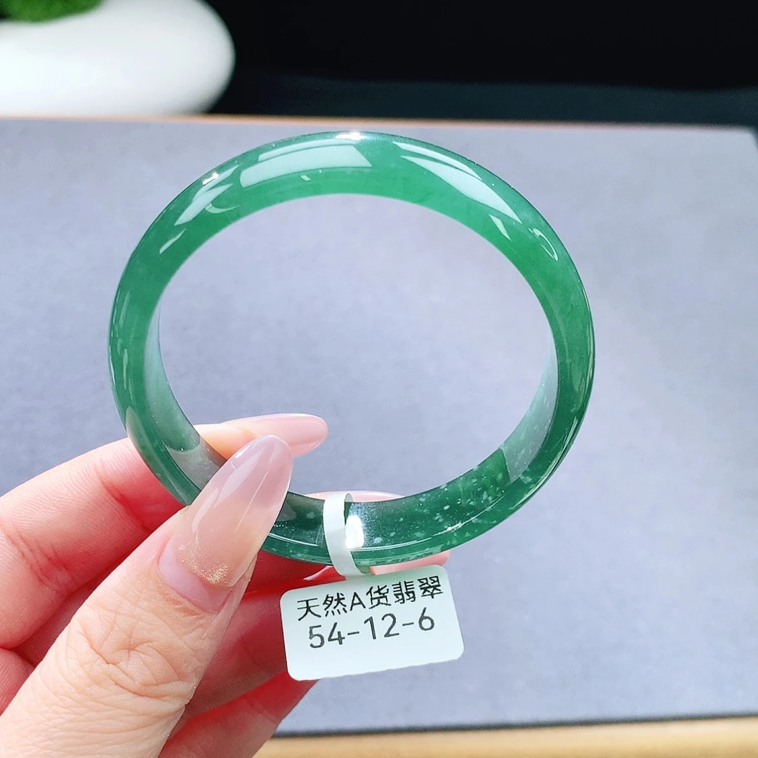 未镶嵌手镯（圆镯）翡翠