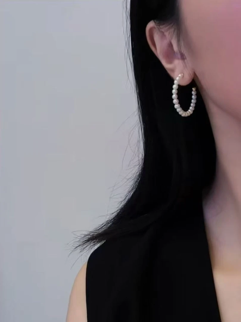 非金属仿珍珠耳饰 小米珠耳圈女C形设计感气质网红珍珠耳环