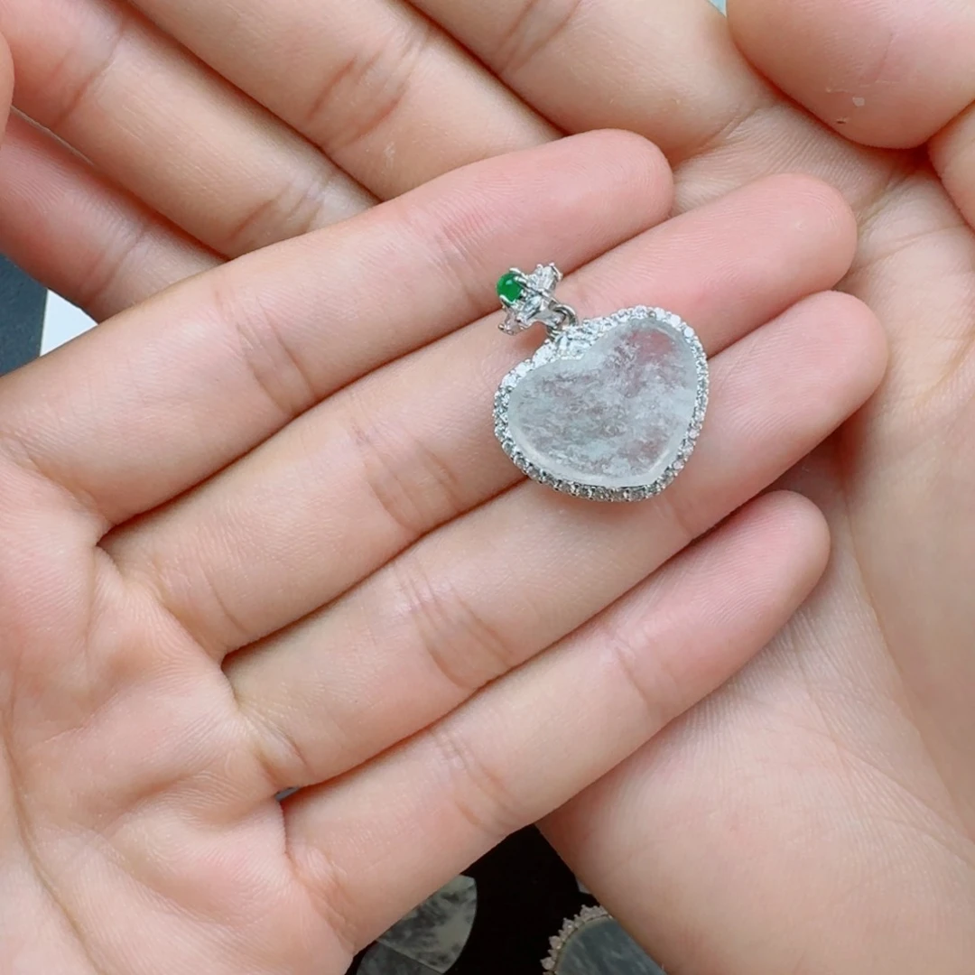 颈饰银S925镶嵌翡翠布*天然缅甸A货翡翠木那爱心