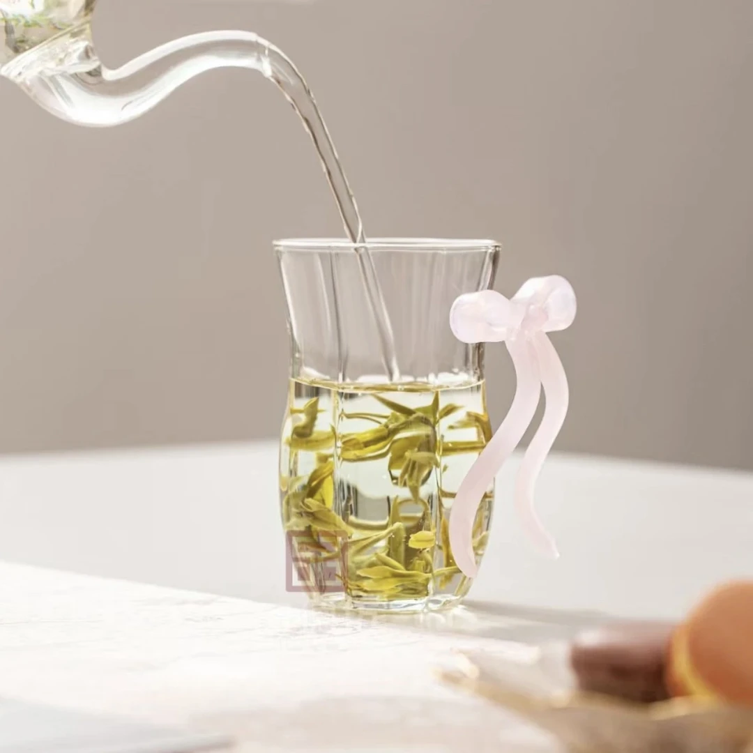 当代 N38粉色少女系浮雕蝴蝶结水晶玻璃品德坊耐热马克杯4444