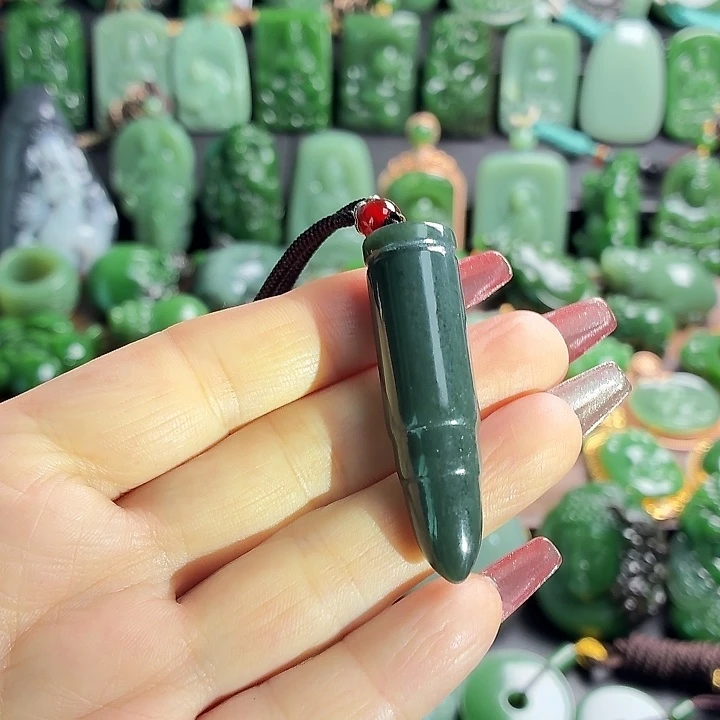 子***怡和田玉未镶嵌挂件