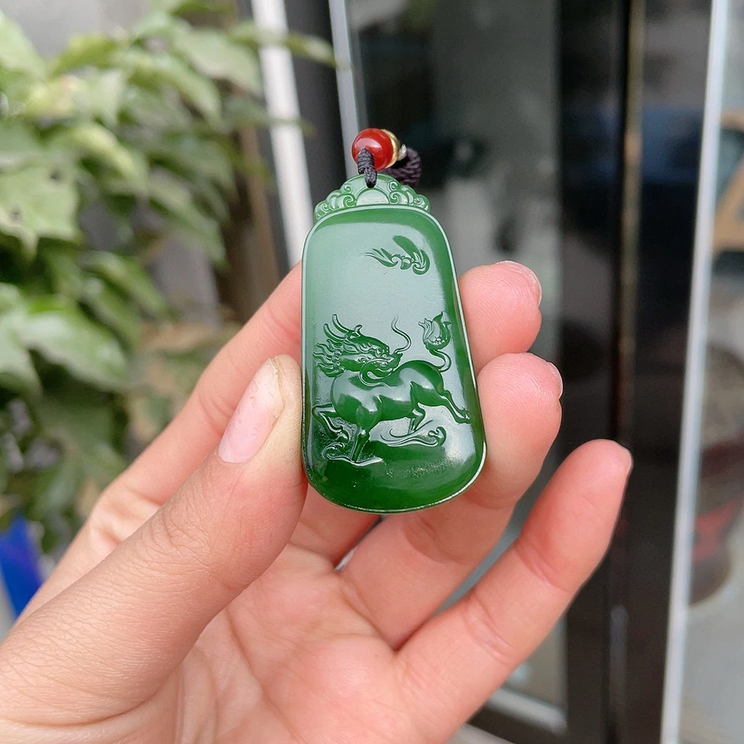 267192玉美人小程和田玉碧玉麒麟献瑞挂件