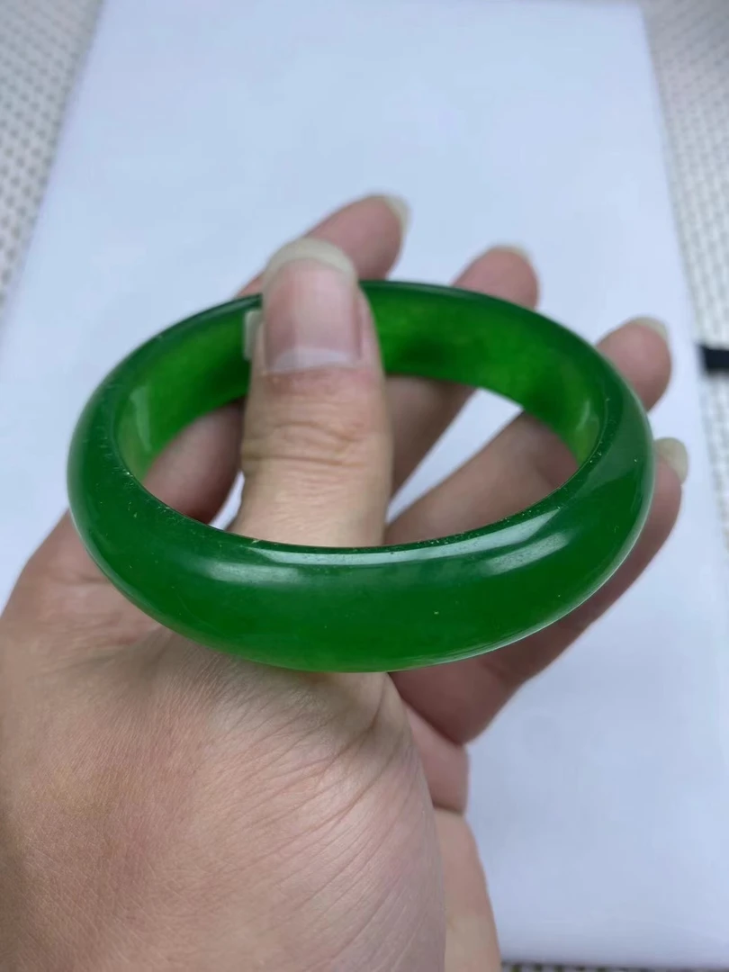 L8阳绿手镯经典精品时尚气质百搭情侣多样性发一