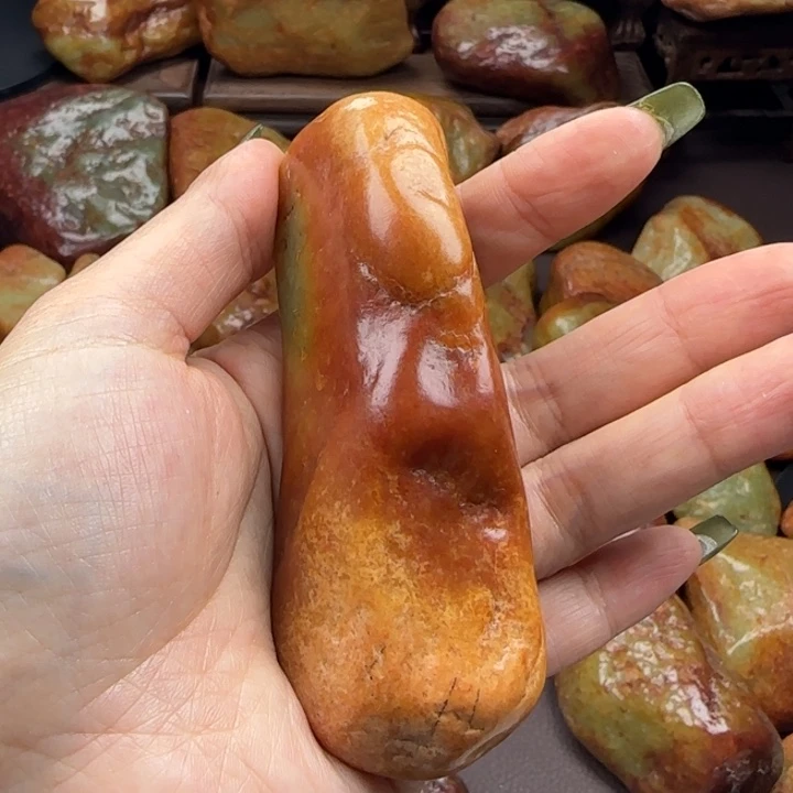 爱***芙透闪石质玉未镶嵌珠宝奇石