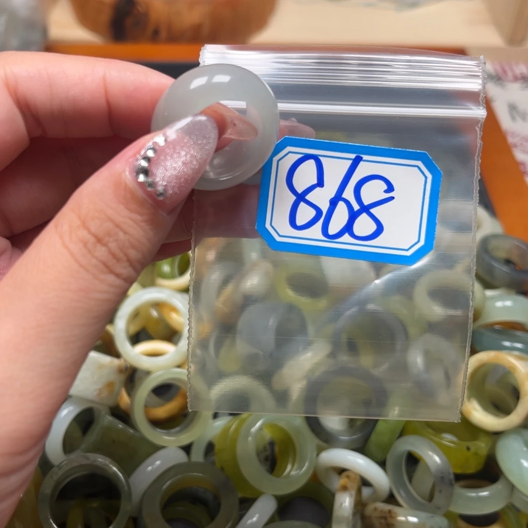 路***璐蛇纹石玉未镶嵌珠宝奇石
