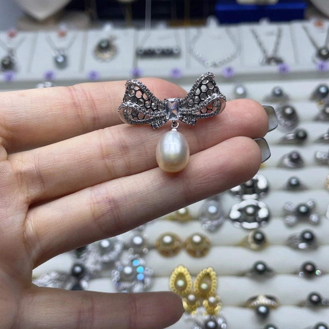 淡水珍珠未镶嵌胸饰