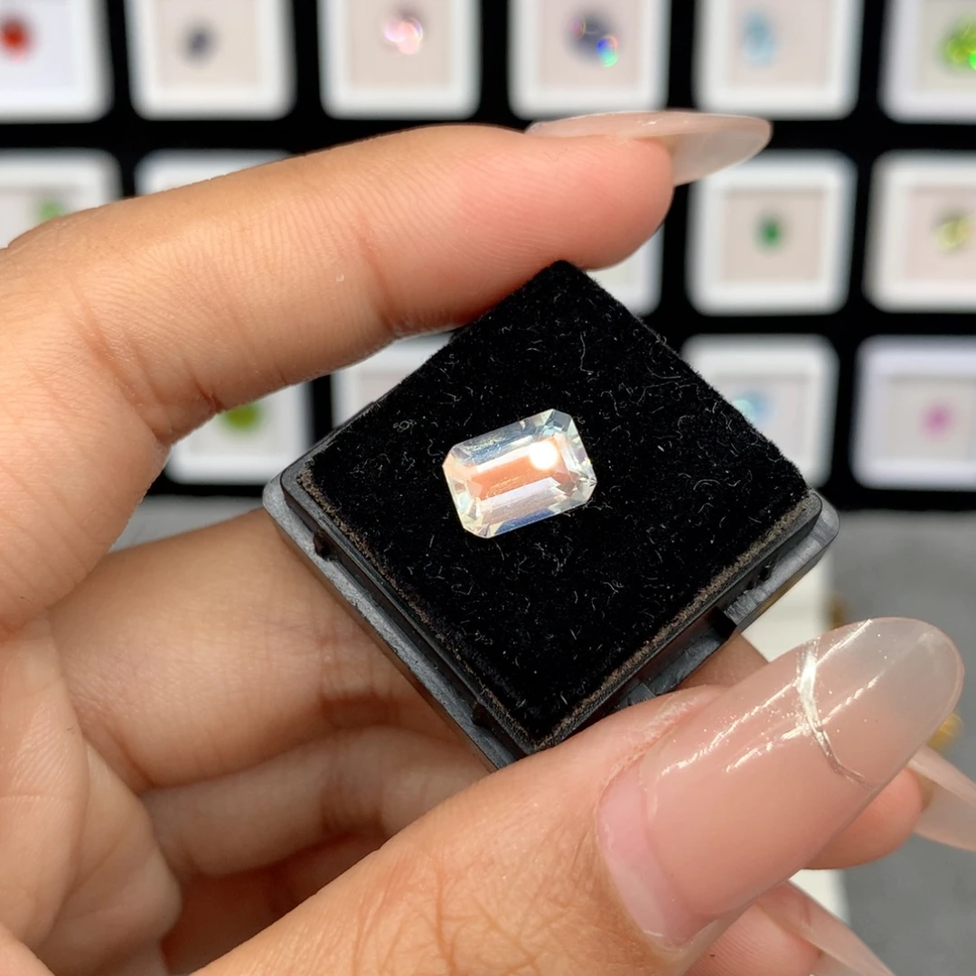 蛋***.月光石裸石6.5✖️9mm