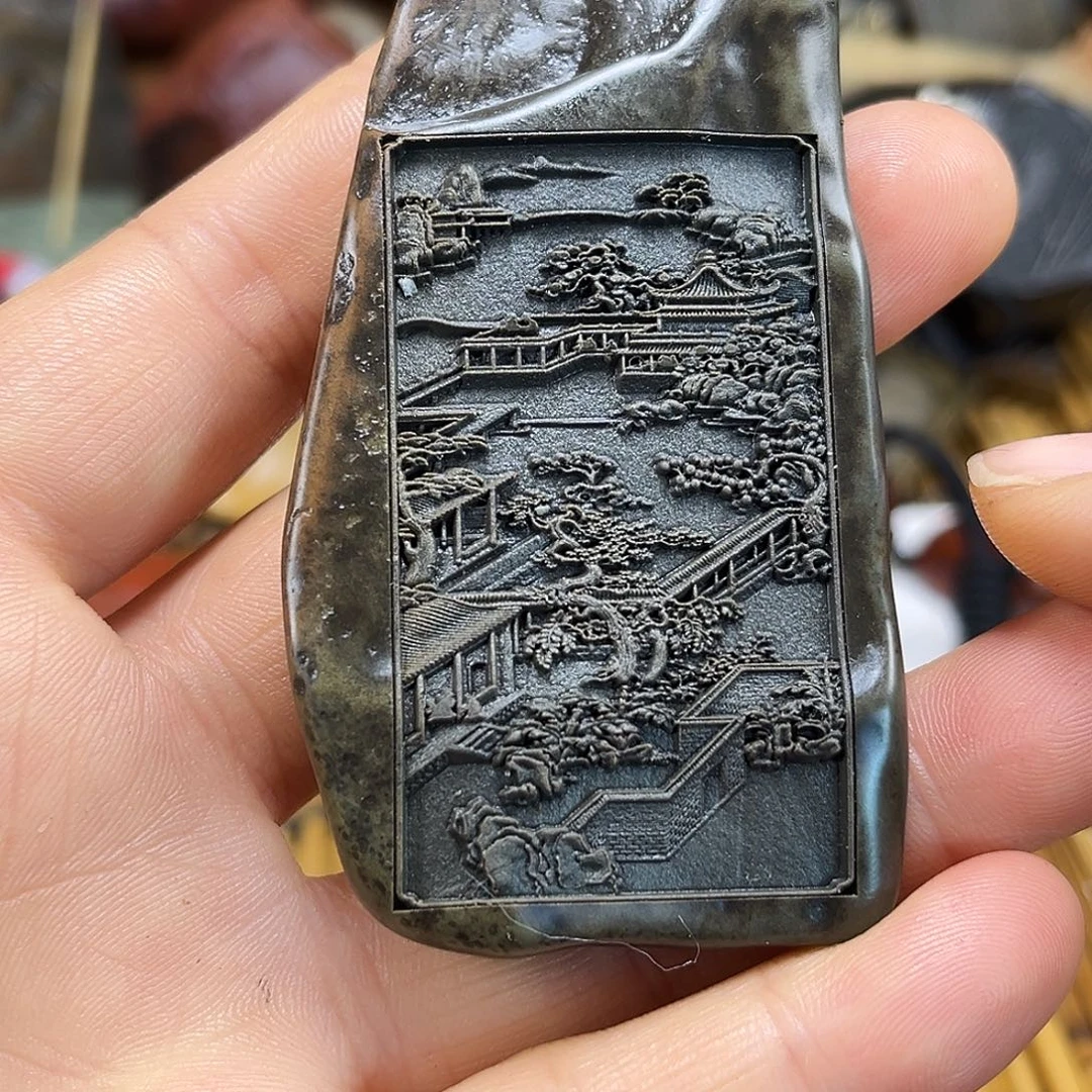 新疆原石雕刻手把件