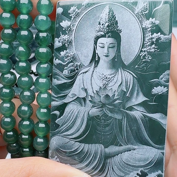 翡翠未镶嵌颈饰多样性发其一