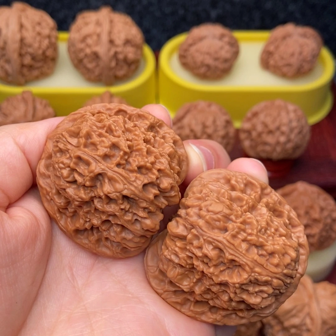 文玩核桃吊坠42精品红皮逐鹿南疆石