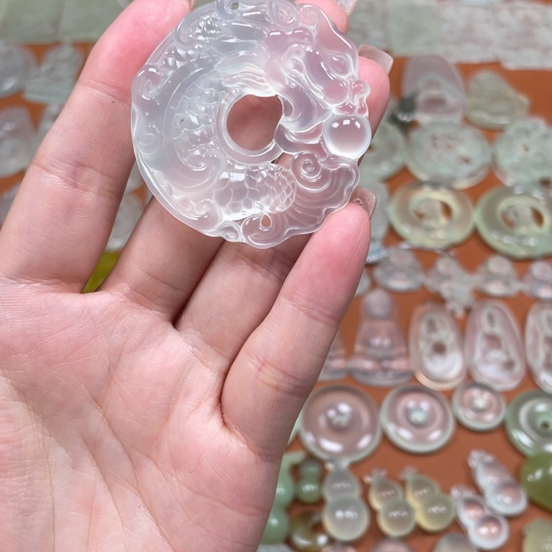 宋***辞蛇纹石玉未镶嵌颈饰