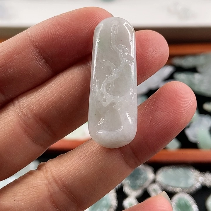 颈饰未镶嵌翡翠天然翡翠