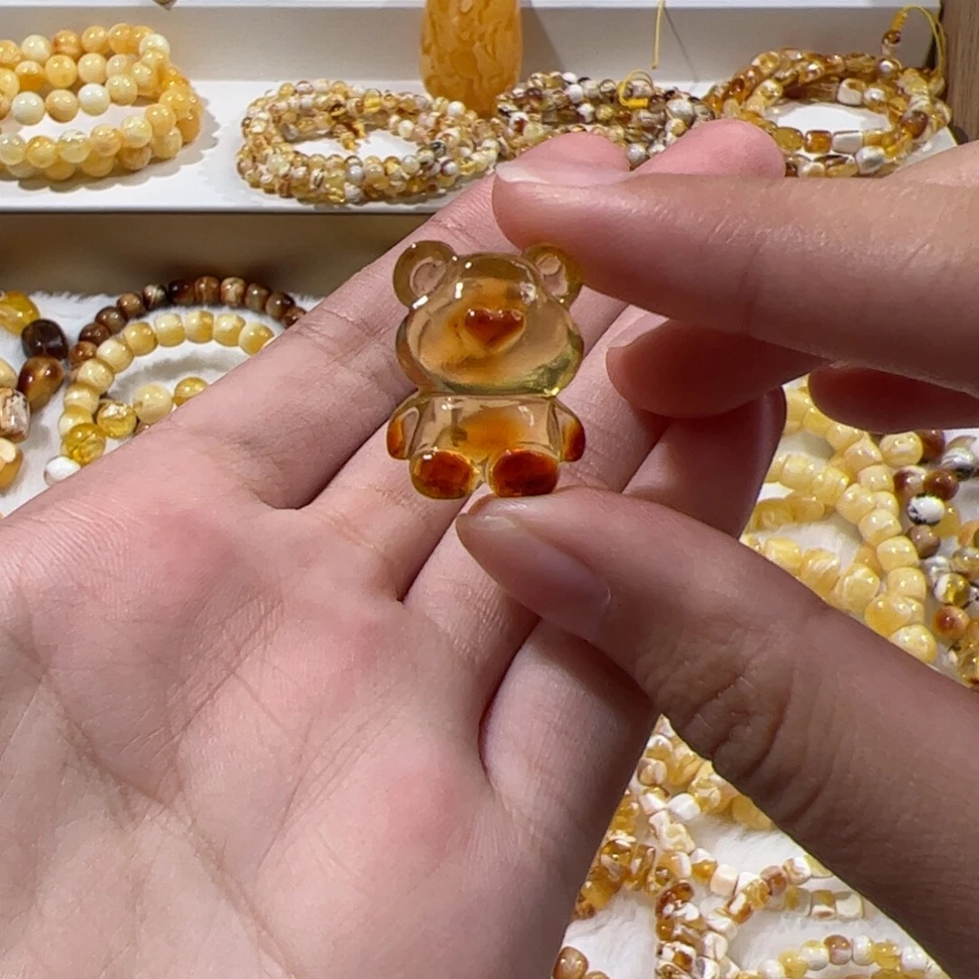 琥珀未镶嵌珠宝奇石沁色小熊