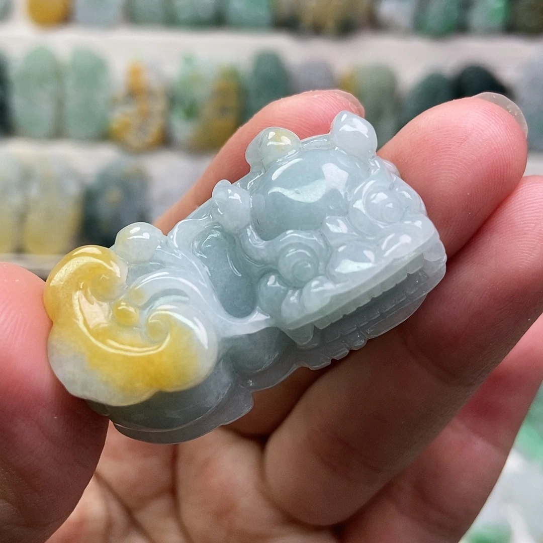 翡翠未镶嵌吊坠(赠链)