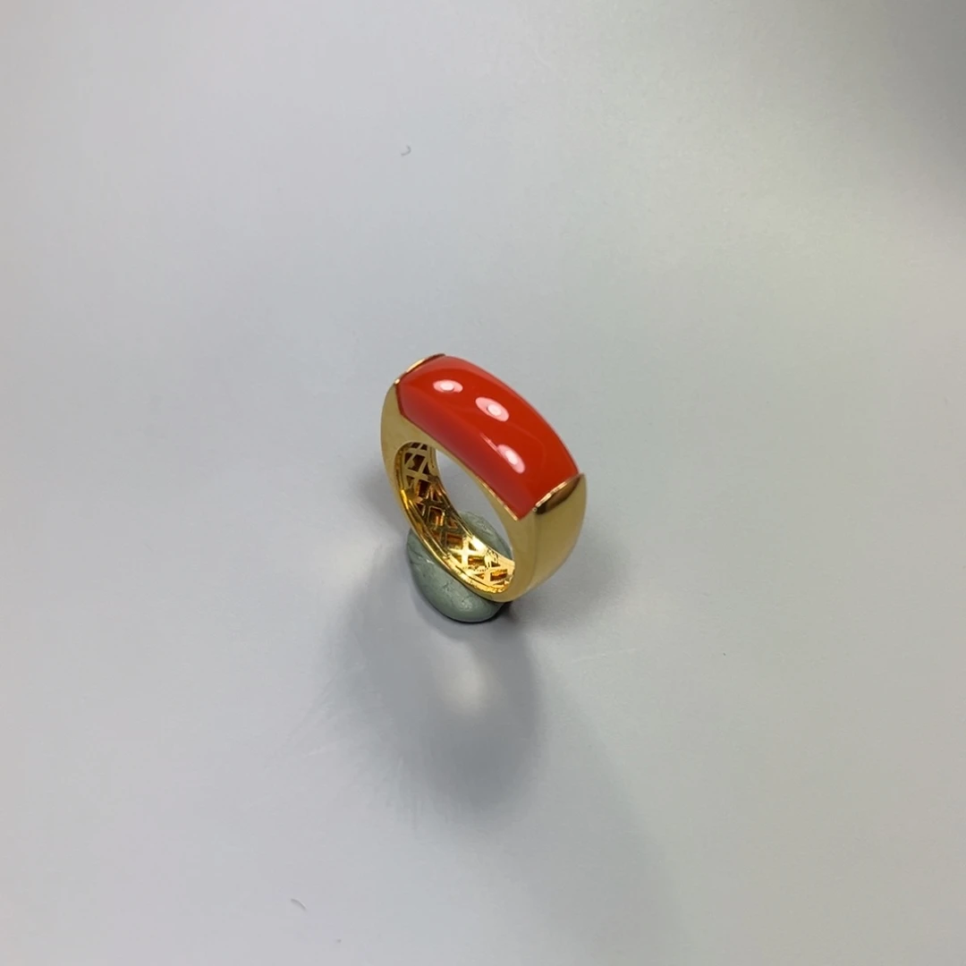 南红玛瑙柿子红戒指滴水洞18K金镶嵌