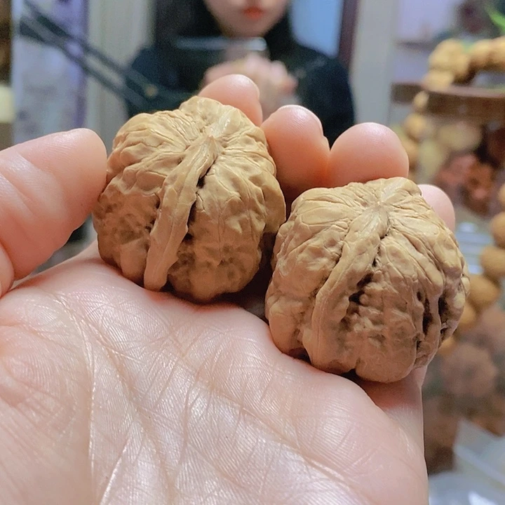 【闪购商品】文玩核桃把件向****风一帆风顺黄