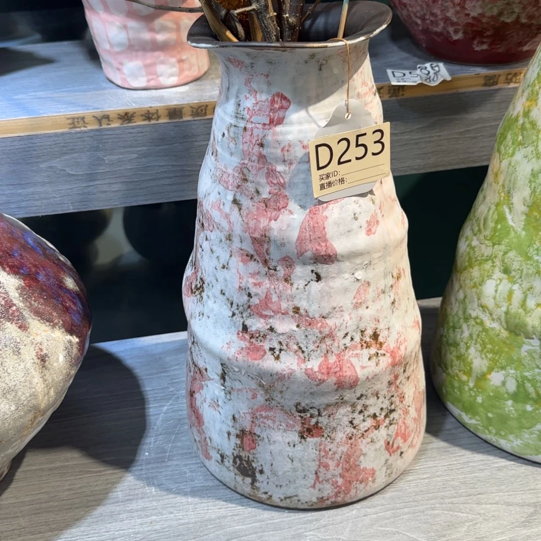 茉*山景德镇陶瓷艺术品