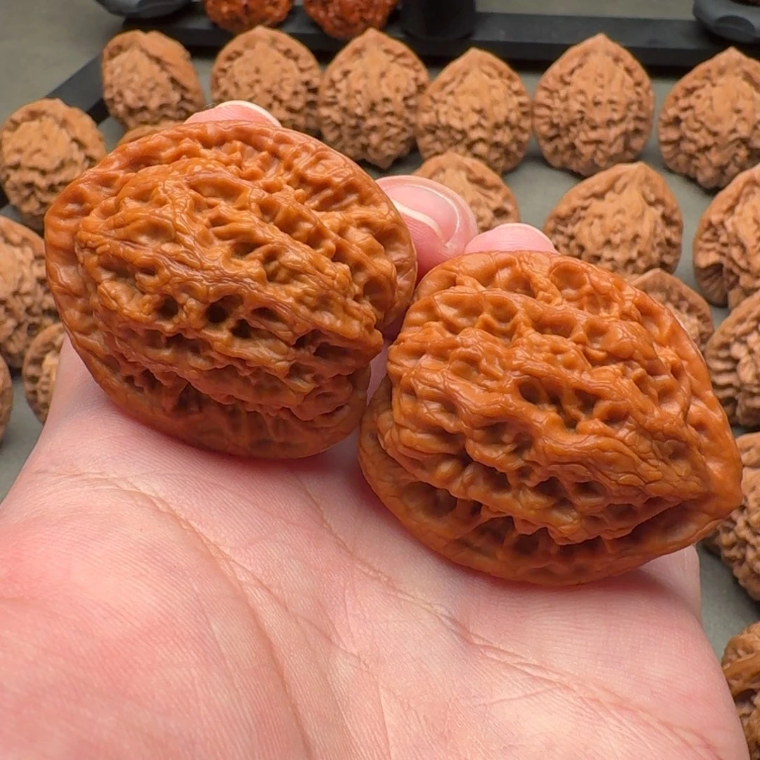 文玩核桃吊坠金公子