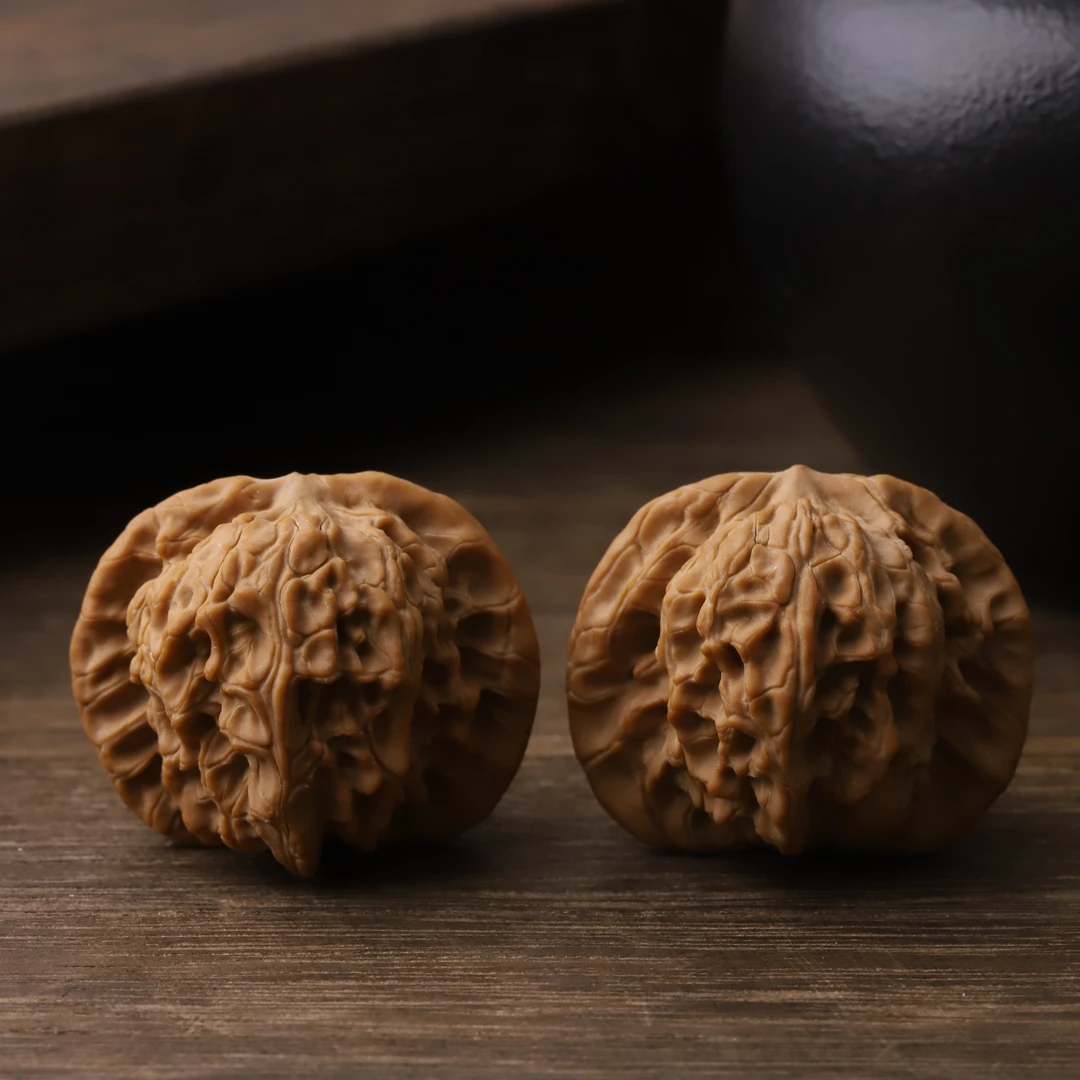 HT1107-1【惠石闷尖 】文玩核桃手把件