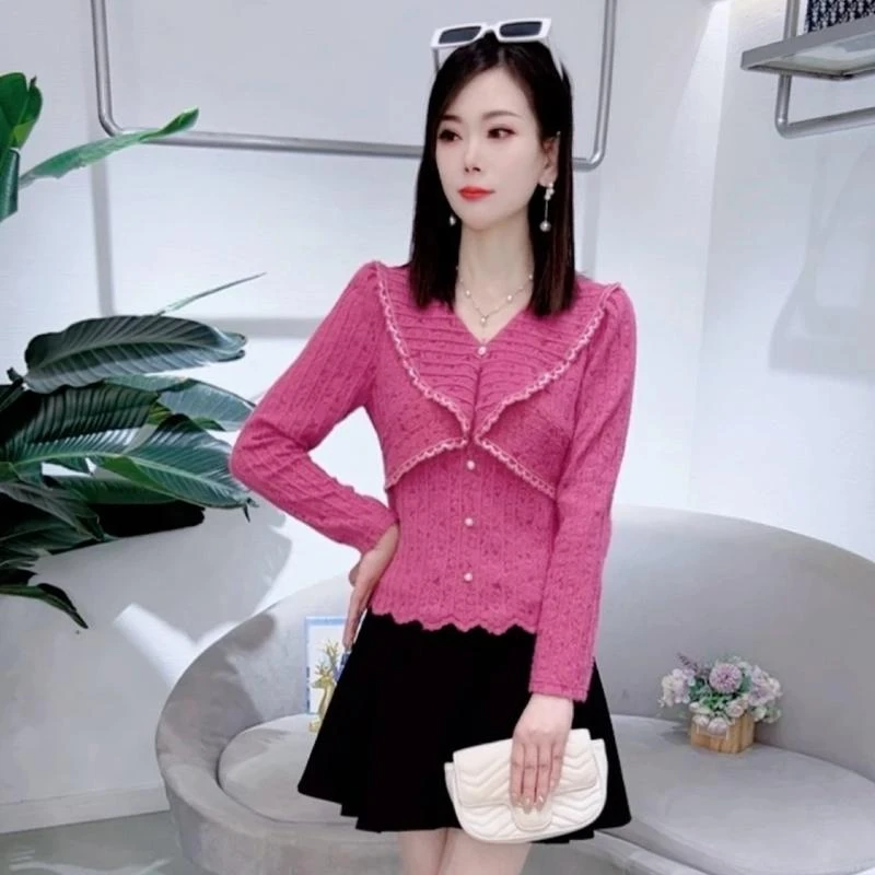 La babite秋季新款洋气减龄针织蕾丝衫女修身长袖v领打底衫上衣