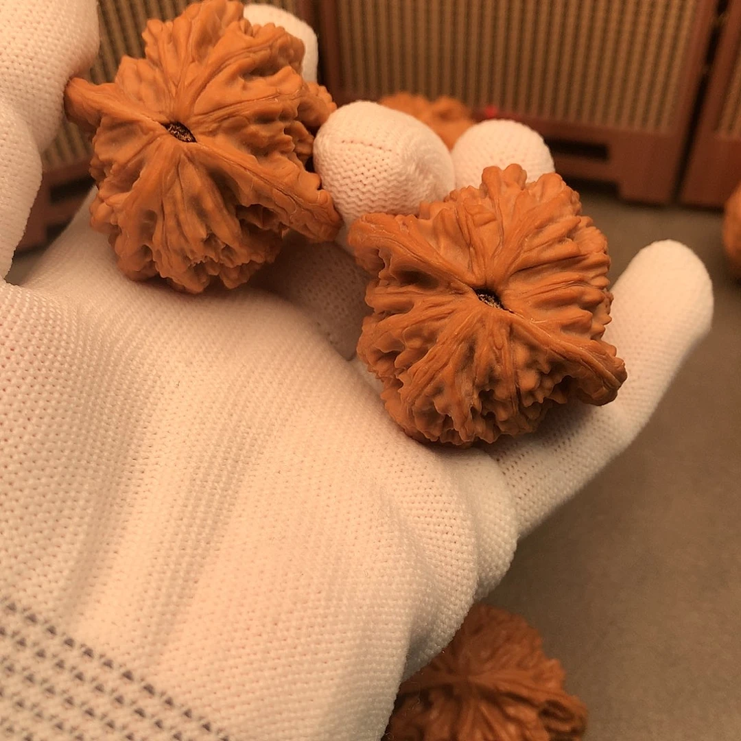 文玩核桃吊坠2号虎头42+