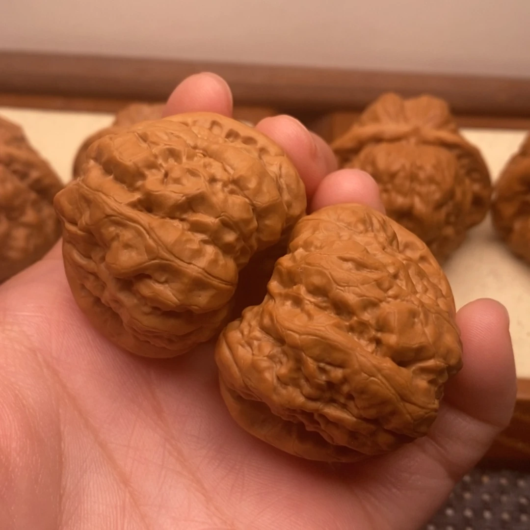 【闪购商品】把件文玩核桃四开背边42左右