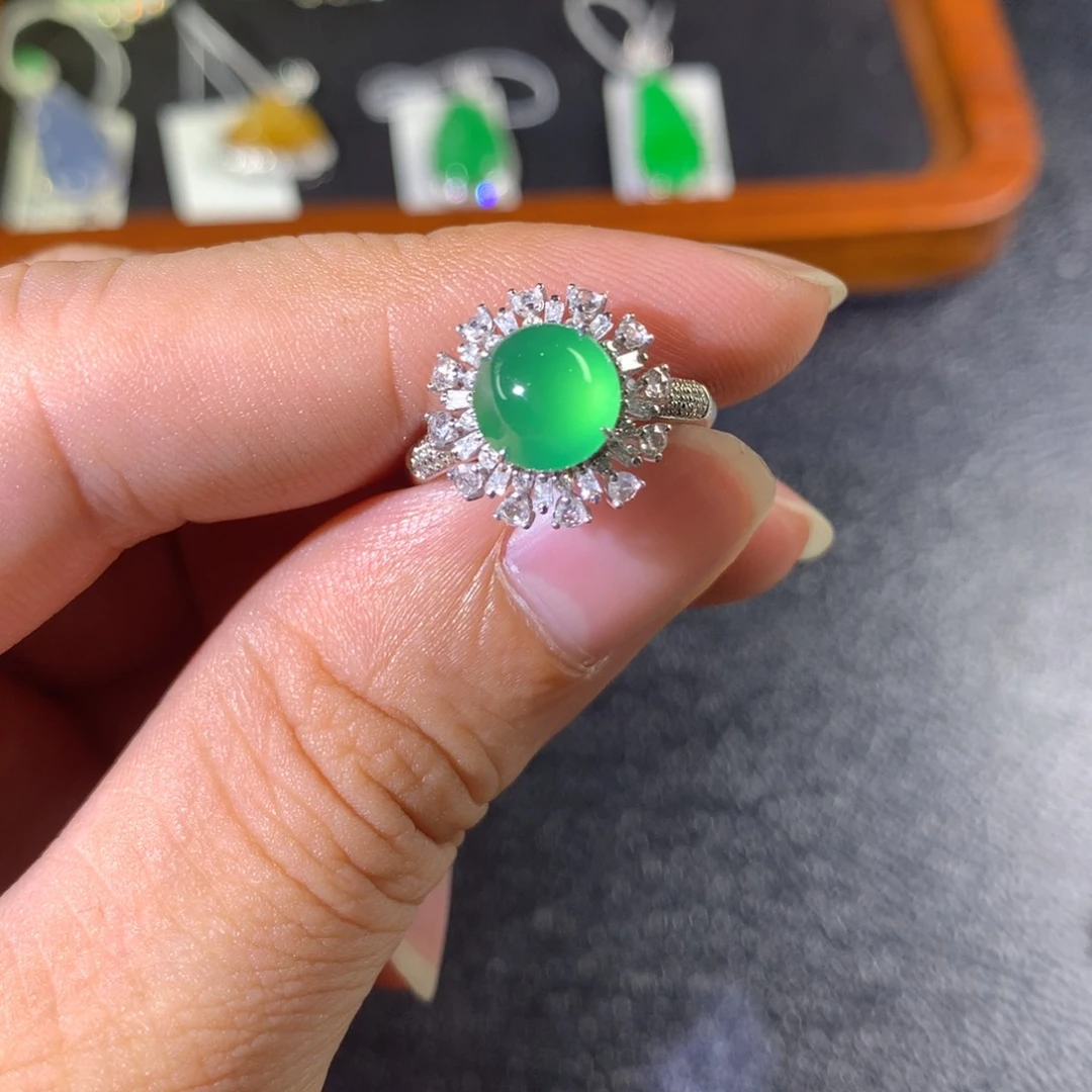 翡翠18K金镶嵌戒指翡翠