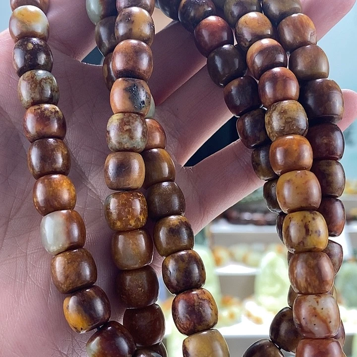 透闪石质玉颈饰未镶嵌阿*