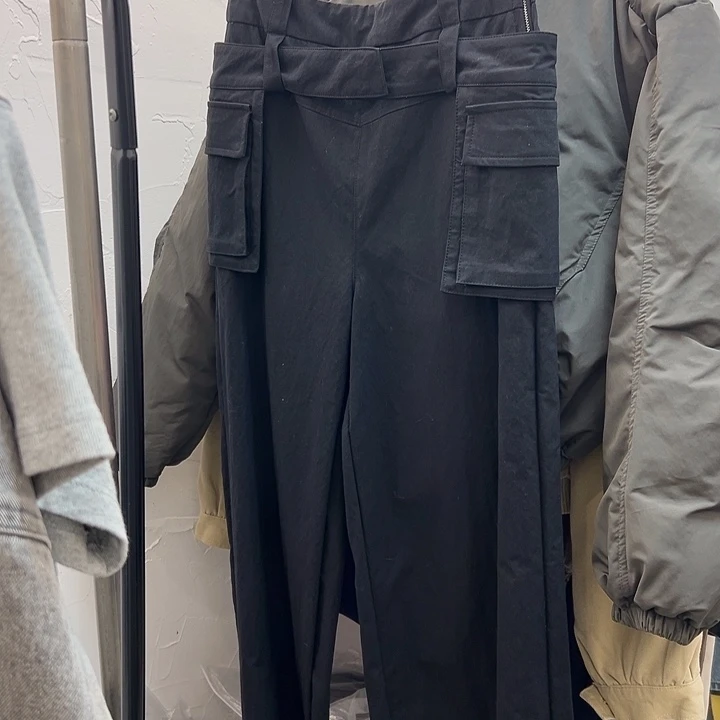 L***q今天新款 配腰包黑色裤子M