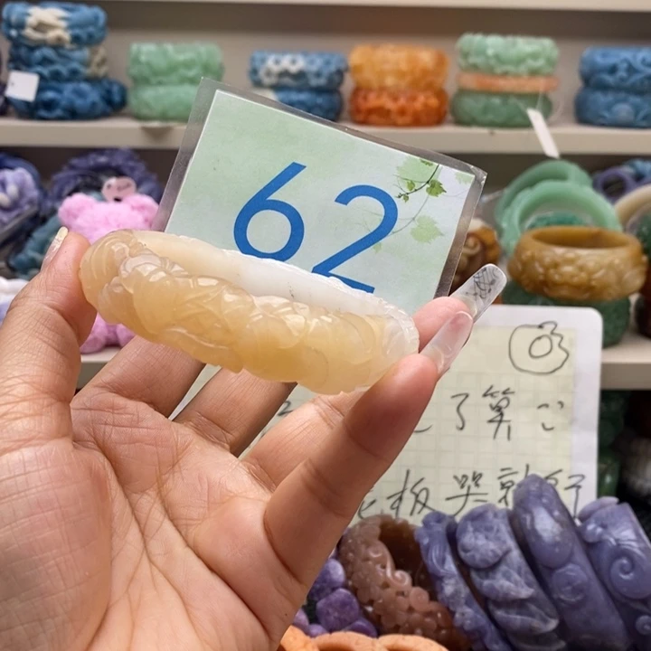 未镶嵌手镯石英岩玉