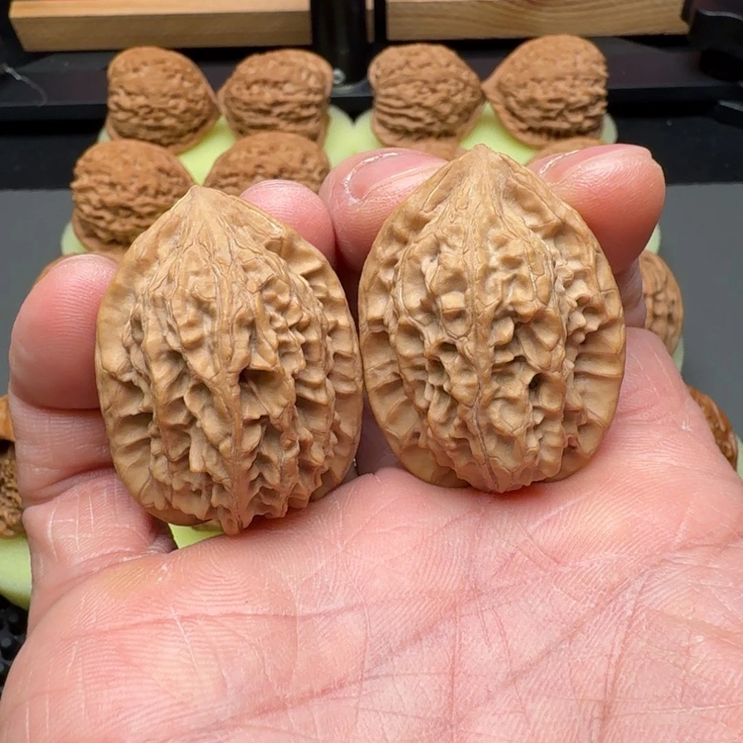 文玩核桃把件野生32