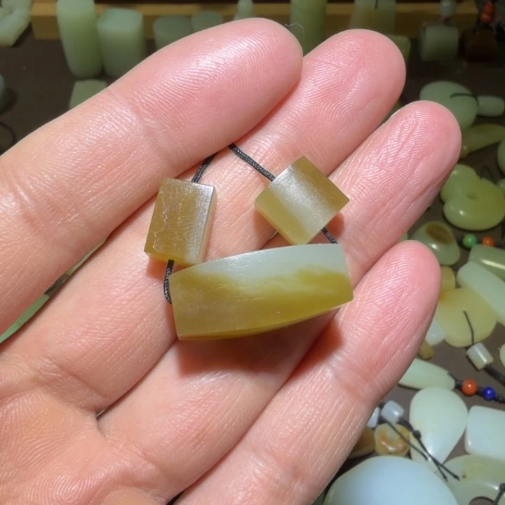 独***？和田玉未镶嵌吊坠(不含链)