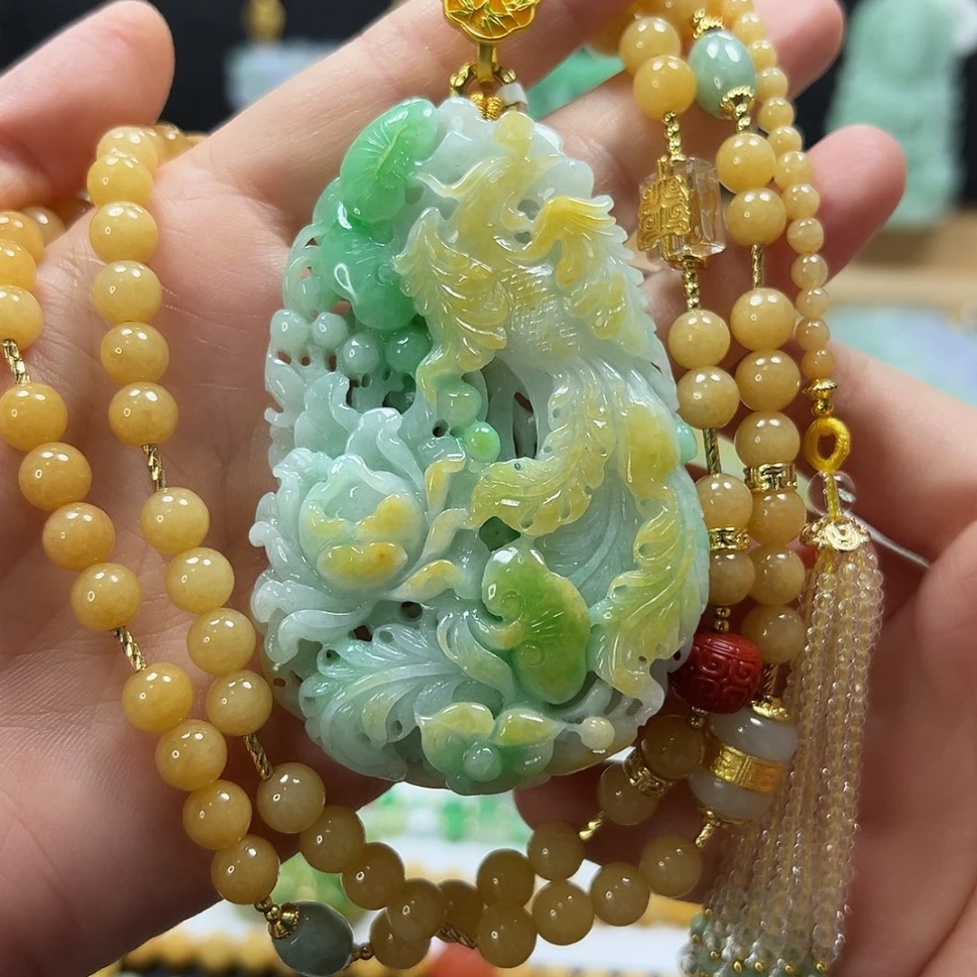 忘****翡翠未镶嵌颈饰吊坠