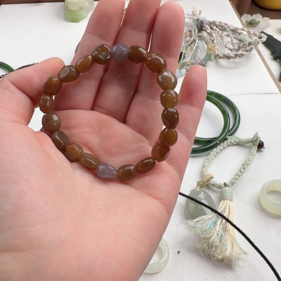 （***）和田玉未镶嵌颈饰