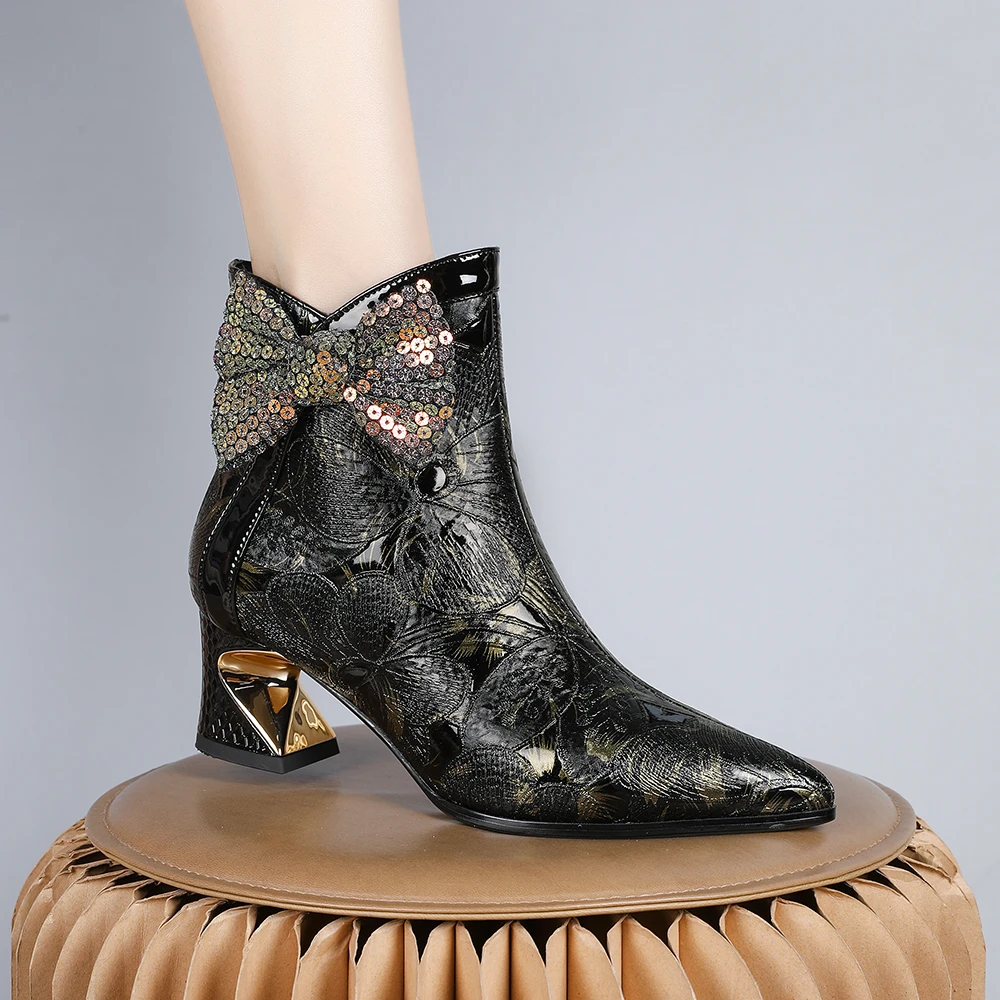 妮彩诗2023年新款欧美真皮尖头短靴女时尚百搭黑色时装靴压花8586