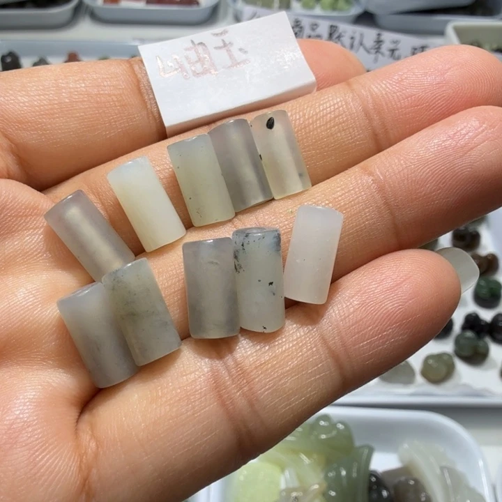 和田玉未镶嵌珠宝奇石卡六