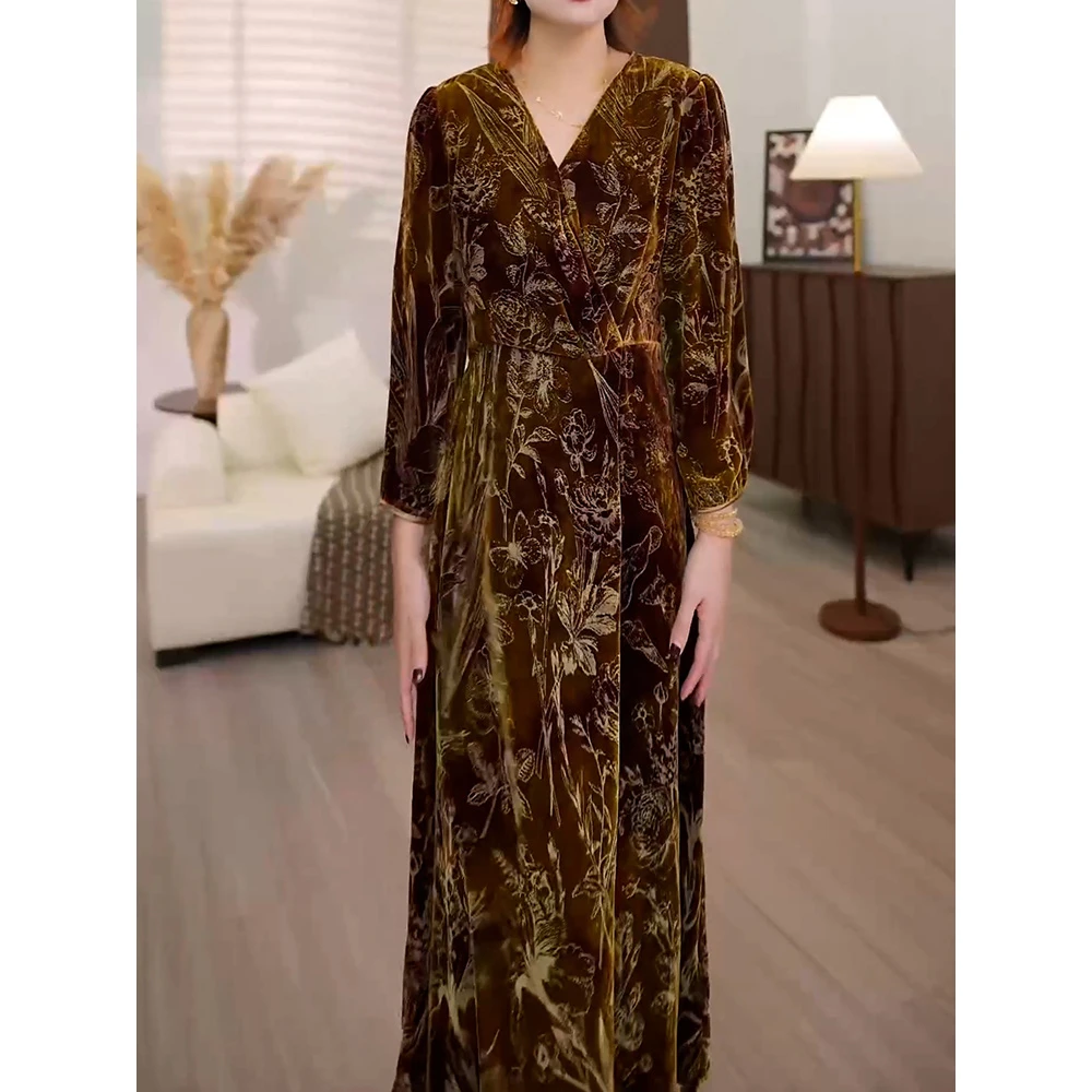 复古港风高贵气质丝绒连衣裙2025新轻奢时尚百搭宽松显瘦v领a字裙