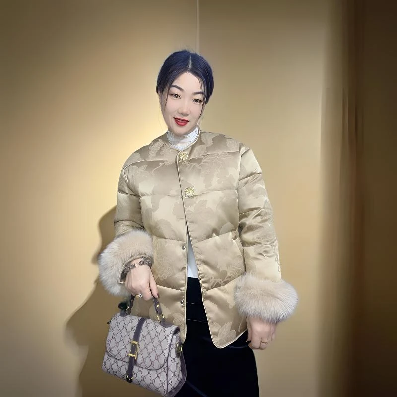 【莉姐推荐】】2024冬季网红气质植物花卉时尚百搭保暖拼接外套9972