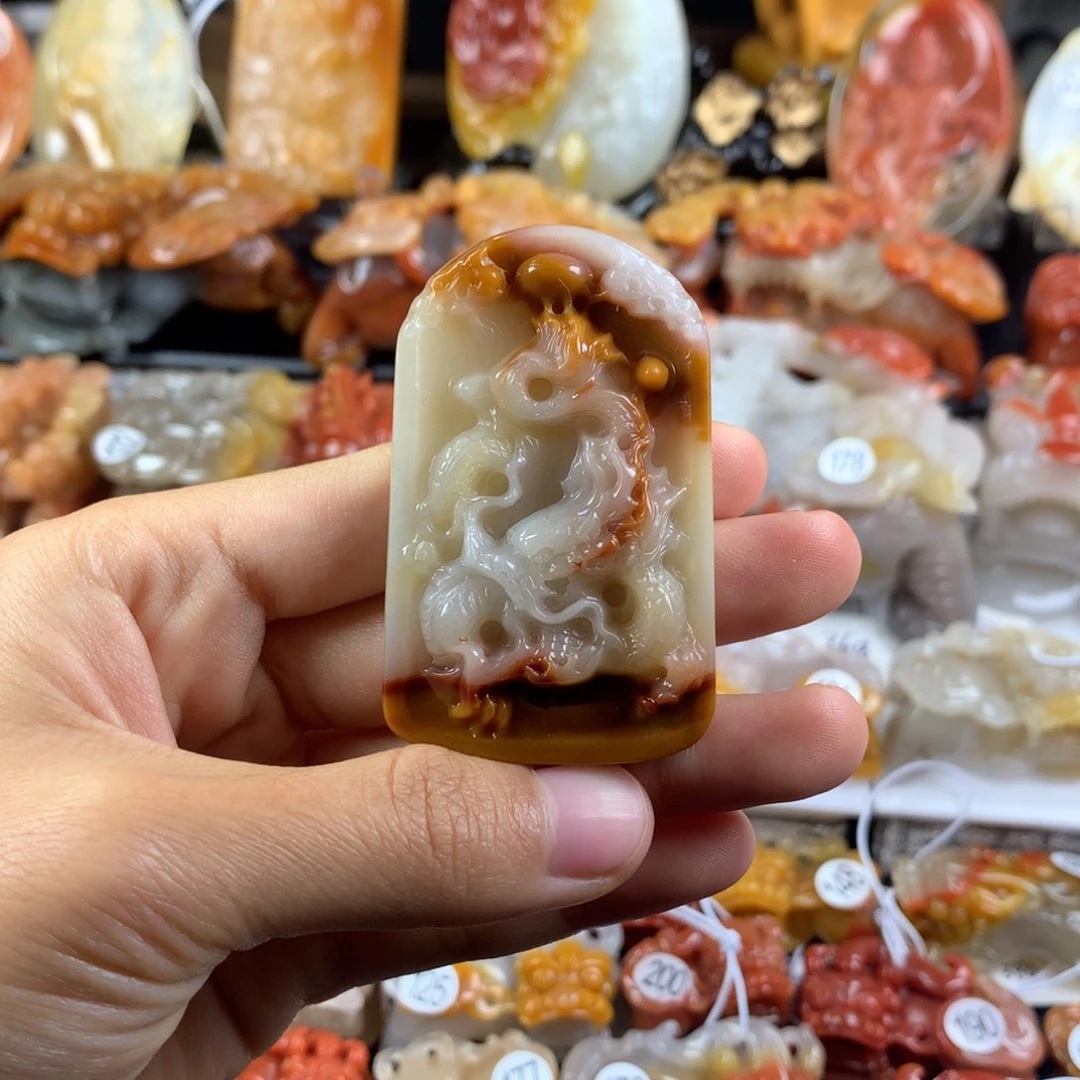 石英质玉（黄龙玉）未镶嵌挂件