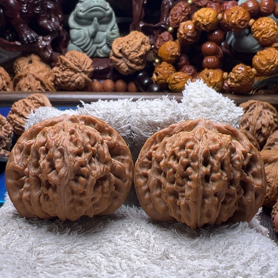 甜***i文玩核桃把件四座楼